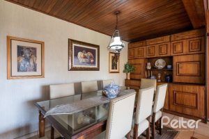 Casa à venda com 365m², 4 dormitórios, 3 suítes, 4 vagas, no bairro Vila Assunção em Porto Alegre