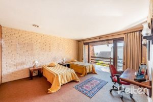 Casa à venda com 365m², 4 dormitórios, 3 suítes, 4 vagas, no bairro Vila Assunção em Porto Alegre