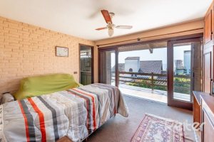 Casa à venda com 365m², 4 dormitórios, 3 suítes, 4 vagas, no bairro Vila Assunção em Porto Alegre