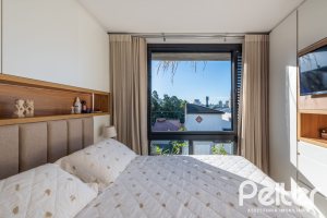 Cobertura à venda com 196m², 3 dormitórios, 1 suíte, 2 vagas, no bairro Tristeza em Porto Alegre