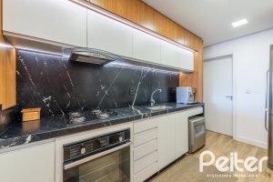 Cobertura à venda com 196m², 3 dormitórios, 1 suíte, 2 vagas, no bairro Tristeza em Porto Alegre