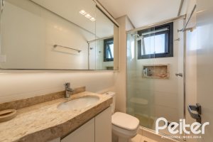 Cobertura à venda com 196m², 3 dormitórios, 1 suíte, 2 vagas, no bairro Tristeza em Porto Alegre