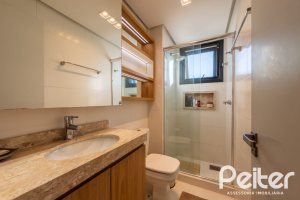 Cobertura à venda com 196m², 3 dormitórios, 1 suíte, 2 vagas, no bairro Tristeza em Porto Alegre