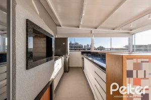 Cobertura à venda com 196m², 3 dormitórios, 1 suíte, 2 vagas, no bairro Tristeza em Porto Alegre