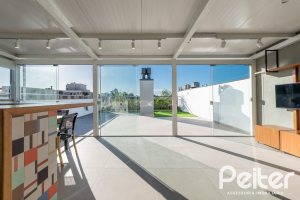 Cobertura à venda com 196m², 3 dormitórios, 1 suíte, 2 vagas, no bairro Tristeza em Porto Alegre