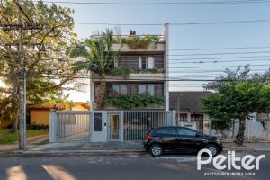 Cobertura à venda com 196m², 3 dormitórios, 1 suíte, 2 vagas, no bairro Tristeza em Porto Alegre