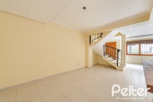 Casa em Condomínio à venda com 273m², 3 dormitórios, 3 suítes, 3 vagas, no bairro Vila Assunção em Porto Alegre