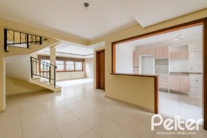 Casa em Condomínio à venda com 273m², 3 dormitórios, 3 suítes, 3 vagas, no bairro Vila Assunção em Porto Alegre