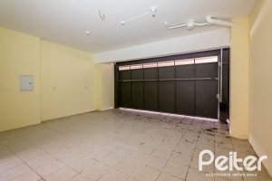 Casa em Condomínio à venda com 273m², 3 dormitórios, 3 suítes, 3 vagas, no bairro Vila Assunção em Porto Alegre