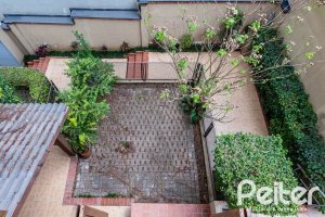 Casa em Condomínio à venda com 273m², 3 dormitórios, 3 suítes, 3 vagas, no bairro Vila Assunção em Porto Alegre