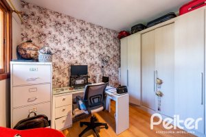 Casa em Condomínio à venda com 233m², 3 dormitórios, 1 suíte, 5 vagas, no bairro Ipanema em Porto Alegre