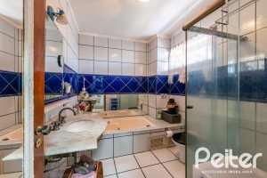 Casa em Condomínio à venda com 233m², 3 dormitórios, 1 suíte, 5 vagas, no bairro Ipanema em Porto Alegre