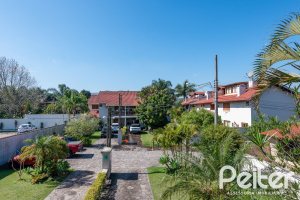 Casa em Condomínio à venda com 233m², 3 dormitórios, 1 suíte, 5 vagas, no bairro Ipanema em Porto Alegre