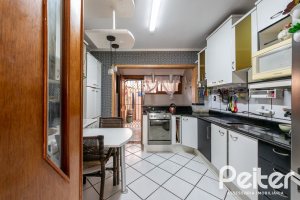 Casa em Condomínio à venda com 233m², 3 dormitórios, 1 suíte, 5 vagas, no bairro Ipanema em Porto Alegre