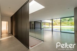Casa em Condomínio à venda com 434m², 4 dormitórios, 4 suítes, 6 vagas, no bairro Terra Ville em PORTO ALEGRE