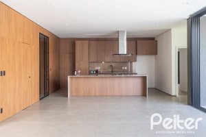 Casa em Condomínio à venda com 434m², 4 dormitórios, 4 suítes, 6 vagas, no bairro Terra Ville em PORTO ALEGRE
