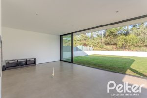 Casa em Condomínio à venda com 434m², 4 dormitórios, 4 suítes, 6 vagas, no bairro Terra Ville em PORTO ALEGRE