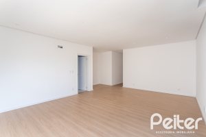 Casa em Condomínio à venda com 434m², 4 dormitórios, 4 suítes, 6 vagas, no bairro Terra Ville em PORTO ALEGRE