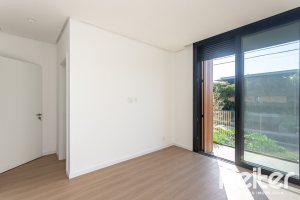 Casa em Condomínio à venda com 434m², 4 dormitórios, 4 suítes, 6 vagas, no bairro Terra Ville em PORTO ALEGRE