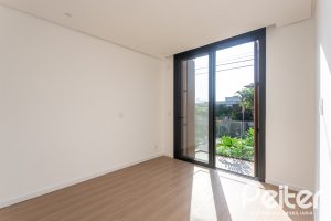 Casa em Condomínio à venda com 434m², 4 dormitórios, 4 suítes, 6 vagas, no bairro Terra Ville em PORTO ALEGRE