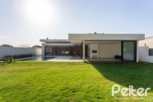 Casa em Condomínio à venda com 434m², 4 dormitórios, 4 suítes, 6 vagas, no bairro Terra Ville em PORTO ALEGRE