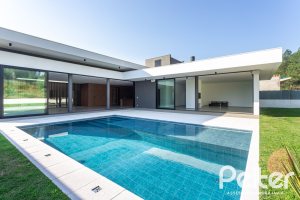 Casa em Condomínio à venda com 434m², 4 dormitórios, 4 suítes, 6 vagas, no bairro Terra Ville em PORTO ALEGRE