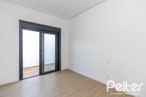 Casa em Condomínio à venda com 434m², 4 dormitórios, 4 suítes, 6 vagas, no bairro Terra Ville em PORTO ALEGRE