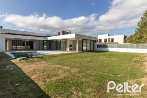 Casa em Condomínio à venda com 434m², 4 dormitórios, 4 suítes, 6 vagas, no bairro Terra Ville em PORTO ALEGRE