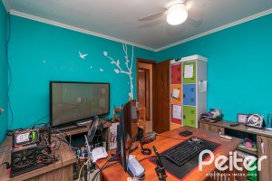 Casa à venda com 160m², 3 dormitórios, 1 suíte, 4 vagas, no bairro Ipanema / Imperial Parque em Porto Alegre