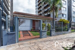 Casa à venda com 190m², 3 dormitórios, 2 vagas, no bairro Menino Deus em Porto Alegre