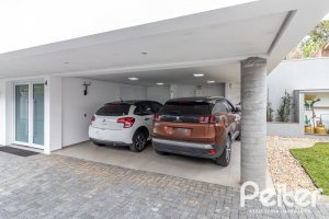 Casa em Condomínio à venda com 190m², 3 dormitórios, 3 suítes, 2 vagas, no bairro Tristeza em Porto Alegre