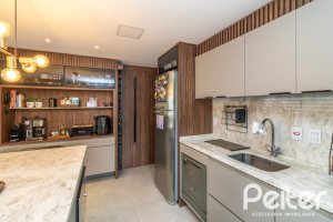 Casa em Condomínio à venda com 190m², 3 dormitórios, 3 suítes, 2 vagas, no bairro Tristeza em Porto Alegre