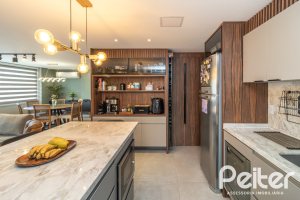 Casa em Condomínio à venda com 190m², 3 dormitórios, 3 suítes, 2 vagas, no bairro Tristeza em Porto Alegre