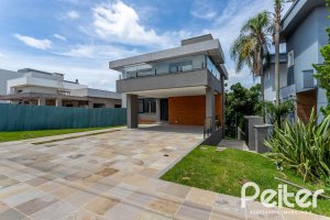 Casa em Condomínio à venda com 380m², 4 dormitórios, 4 suítes, 3 vagas, no bairro Alphaville em PORTO ALEGRE