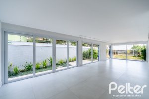 Apartamento Garden à venda com 181m², 3 dormitórios, 3 suítes, 4 vagas, no bairro Vila Assunção em Porto Alegre