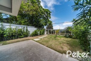 Apartamento Garden à venda com 181m², 3 dormitórios, 3 suítes, 4 vagas, no bairro Vila Assunção em Porto Alegre