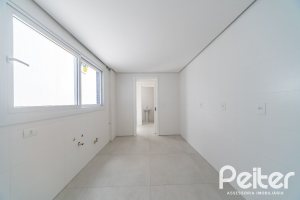Apartamento Garden à venda com 181m², 3 dormitórios, 3 suítes, 4 vagas, no bairro Vila Assunção em Porto Alegre