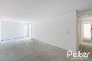 Apartamento Garden à venda com 181m², 3 dormitórios, 3 suítes, 4 vagas, no bairro Vila Assunção em Porto Alegre