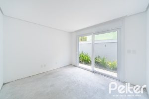Apartamento Garden à venda com 181m², 3 dormitórios, 3 suítes, 4 vagas, no bairro Vila Assunção em Porto Alegre