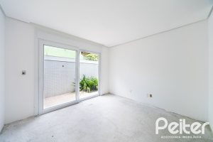 Apartamento Garden à venda com 181m², 3 dormitórios, 3 suítes, 4 vagas, no bairro Vila Assunção em Porto Alegre