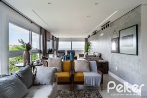 Cobertura à venda com 318m², 3 dormitórios, 3 suítes, 4 vagas, no bairro Vila Assunção em Porto Alegre