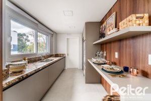 Cobertura à venda com 318m², 3 dormitórios, 3 suítes, 4 vagas, no bairro Vila Assunção em Porto Alegre