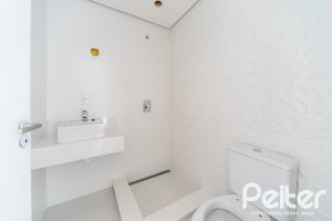 Cobertura à venda com 318m², 3 dormitórios, 3 suítes, 4 vagas, no bairro Vila Assunção em Porto Alegre