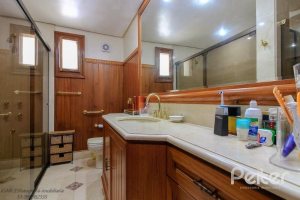 Casa em Condomínio à venda com 609m², 6 dormitórios, 2 suítes, 3 vagas, no bairro Cavalhada em PORTO ALEGRE