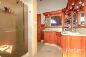 Casa em Condomínio à venda com 609m², 6 dormitórios, 2 suítes, 3 vagas, no bairro Cavalhada em PORTO ALEGRE