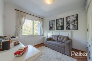 Casa à venda com 286m², 3 dormitórios, 2 suítes, 3 vagas, no bairro Vila Conceição em Porto Alegre