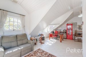 Casa à venda com 286m², 3 dormitórios, 2 suítes, 3 vagas, no bairro Vila Conceição em Porto Alegre