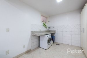 Casa à venda com 286m², 3 dormitórios, 2 suítes, 3 vagas, no bairro Vila Conceição em Porto Alegre