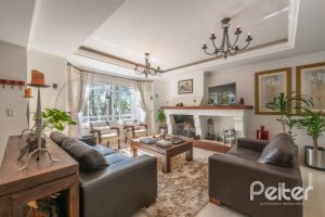 Casa à venda com 286m², 3 dormitórios, 2 suítes, 3 vagas, no bairro Vila Conceição em Porto Alegre