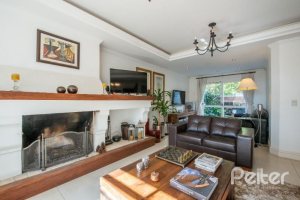 Casa à venda com 286m², 3 dormitórios, 2 suítes, 3 vagas, no bairro Vila Conceição em Porto Alegre